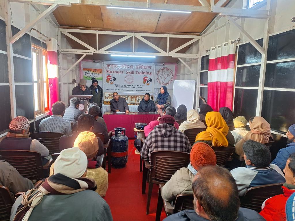 Dir. Sericulture launches Farmer Skill training at Manasbal, Bandipora