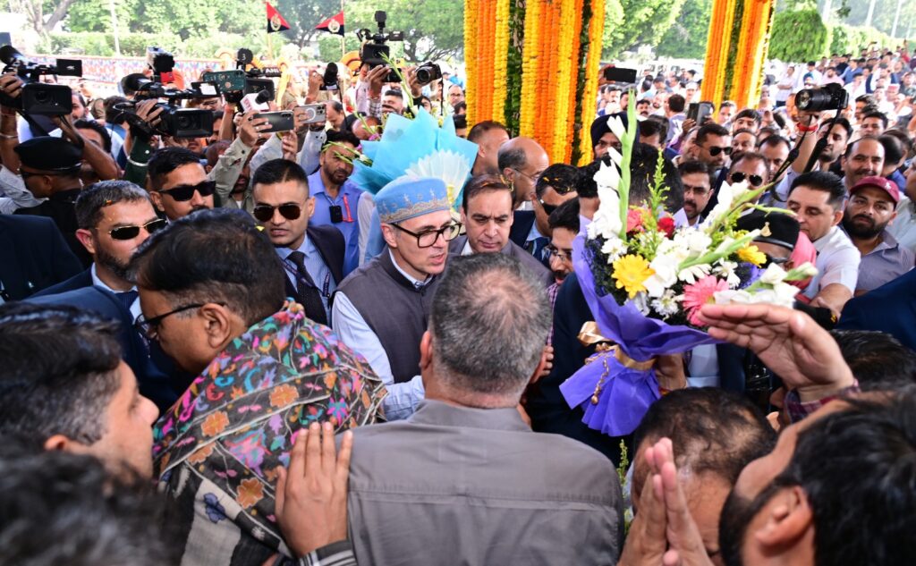 Jammu Welcomes CM Omar Abdullah as Darbar Move Begins