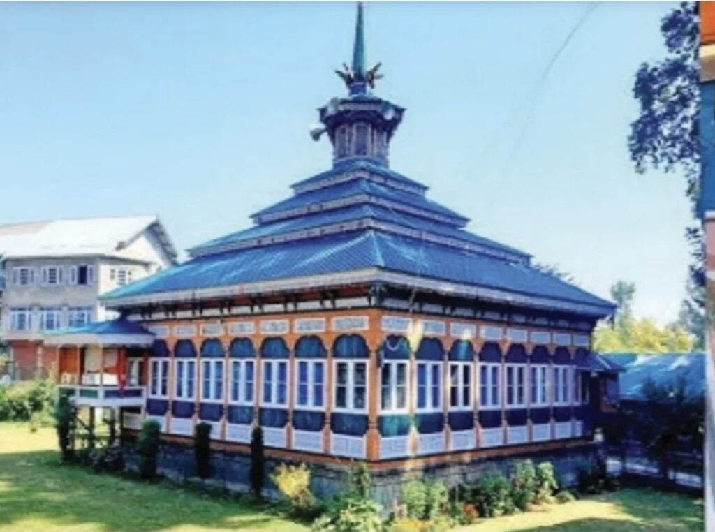 Ladhoo Gears Up for Annual Urs of Sheikh ul Alam