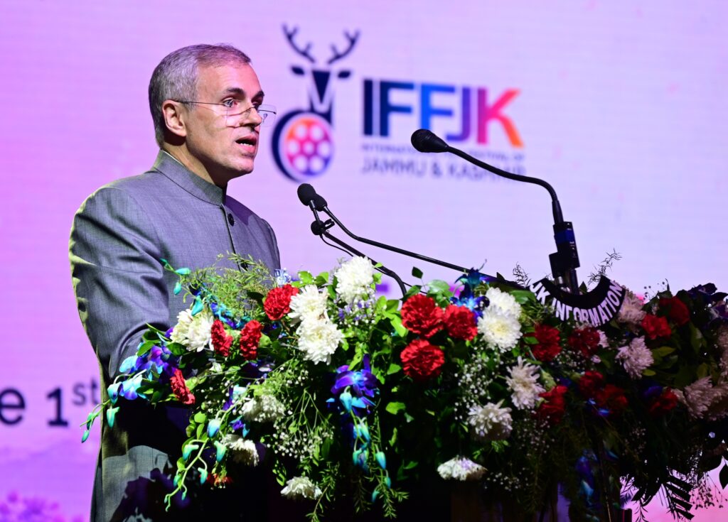 KASHMIR RECLAIMS THE FRAME
